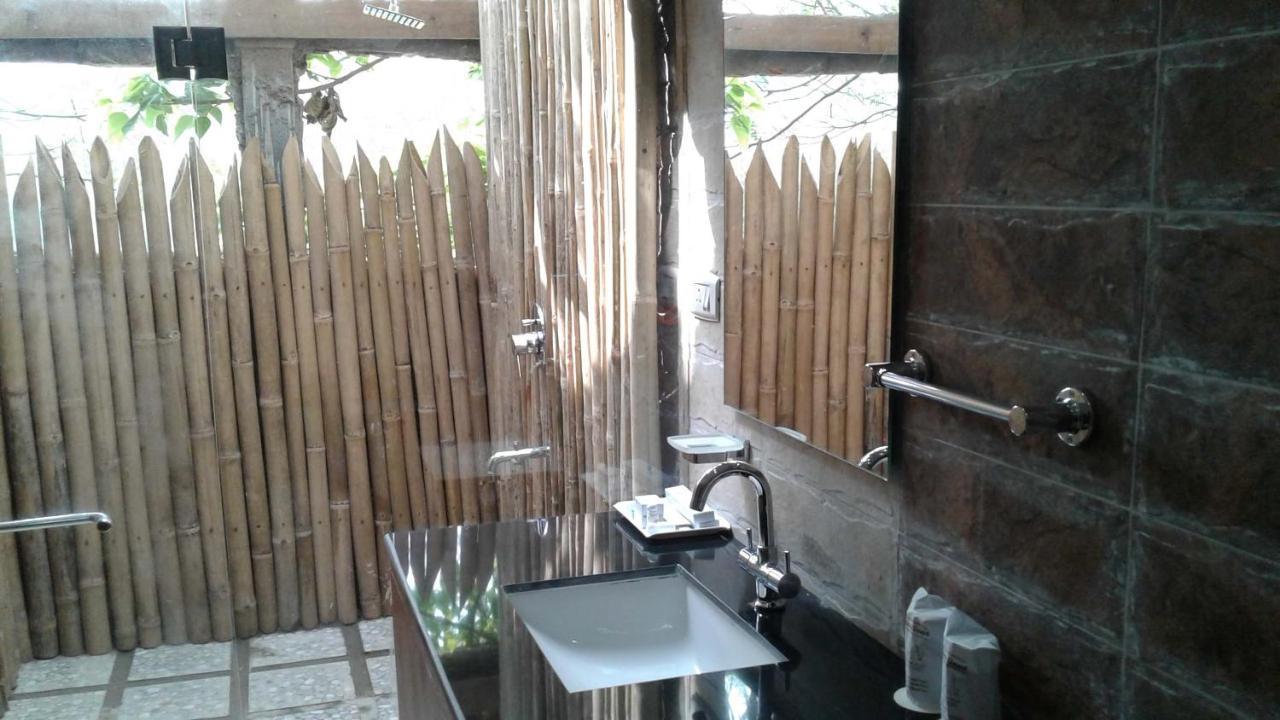 Zizina Otis Resort Guwahati Ngoại thất bức ảnh